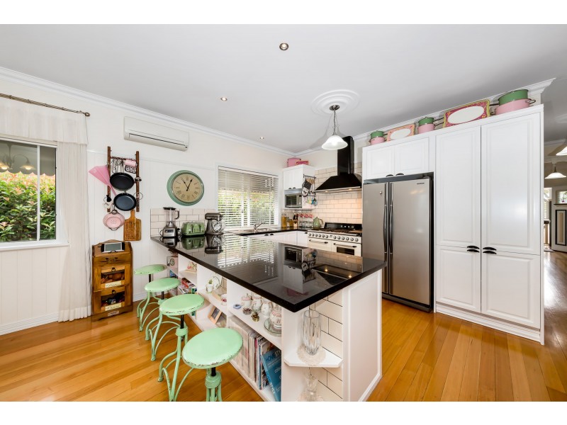 16 Samuel Avenue, Crows Nest QLD 4355