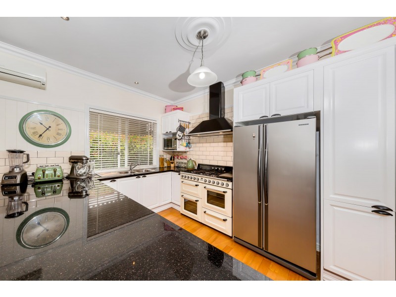 16 Samuel Avenue, Crows Nest QLD 4355
