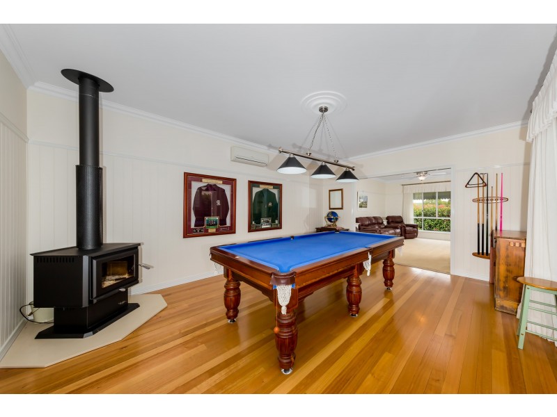 16 Samuel Avenue, Crows Nest QLD 4355