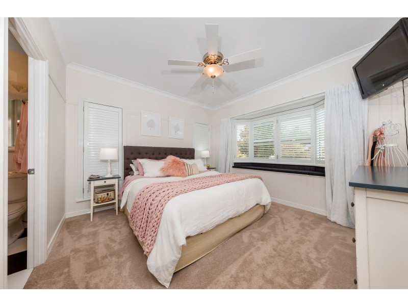 16 Samuel Avenue, Crows Nest QLD 4355