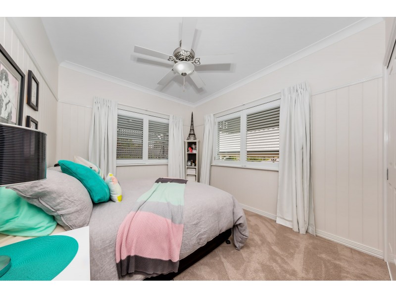 16 Samuel Avenue, Crows Nest QLD 4355