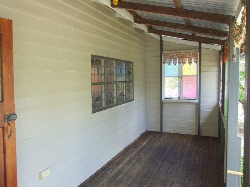 11 Jones Street, Crows Nest QLD 4355