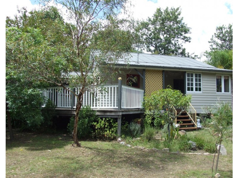 11 Jones Street, Crows Nest QLD 4355