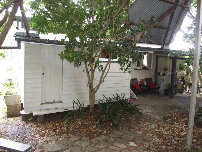 11 Jones Street, Crows Nest QLD 4355