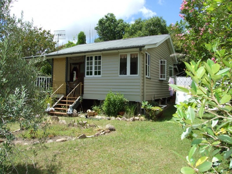 11 Jones Street, Crows Nest QLD 4355
