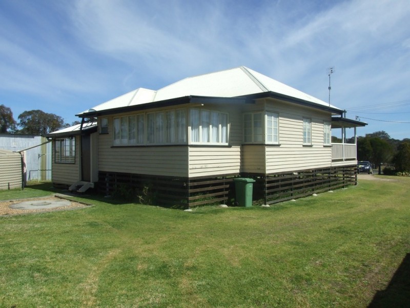 10 Park Road, Crows Nest QLD 4355