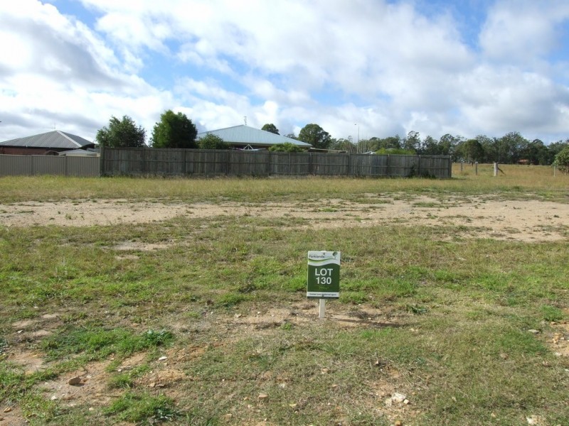 32 Parkland Drive, Crows Nest QLD 4355