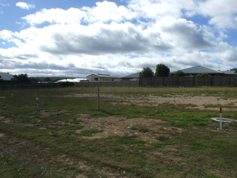 32 Parkland Drive, Crows Nest QLD 4355