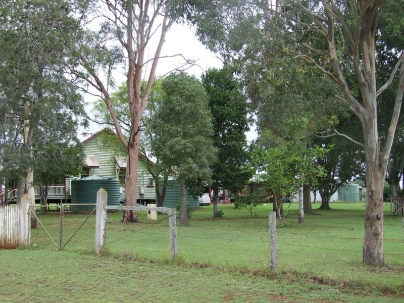 327 Haden-Peranga Road, Haden QLD 4353