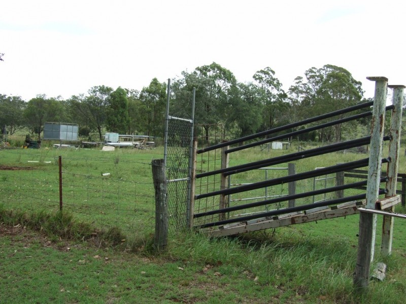327 Haden-Peranga Road, Haden QLD 4353