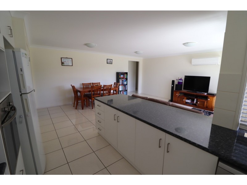 5 Alexander Close, Crows Nest QLD 4355