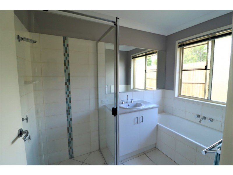 5 Alexander Close, Crows Nest QLD 4355