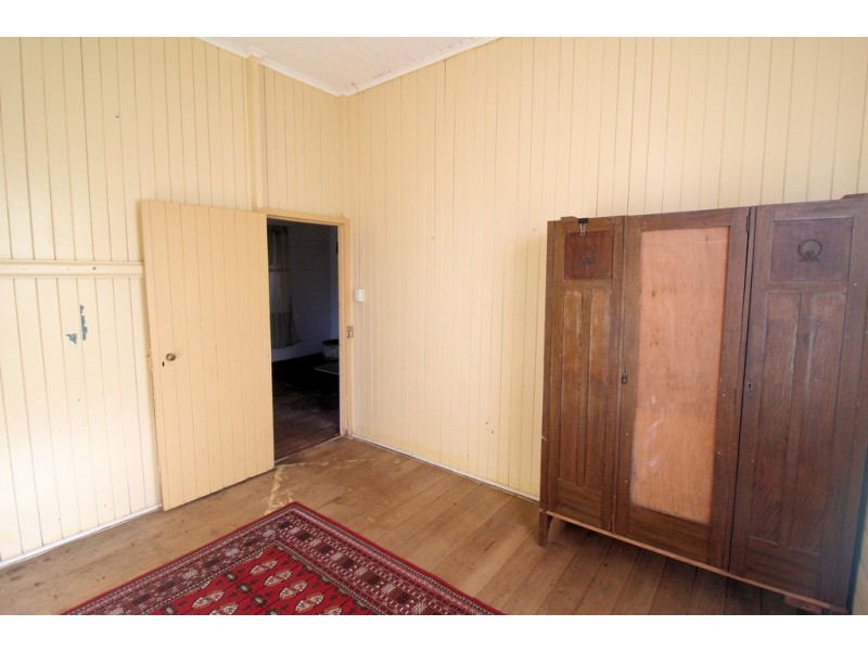 19 Esk Street, Crows Nest QLD 4355