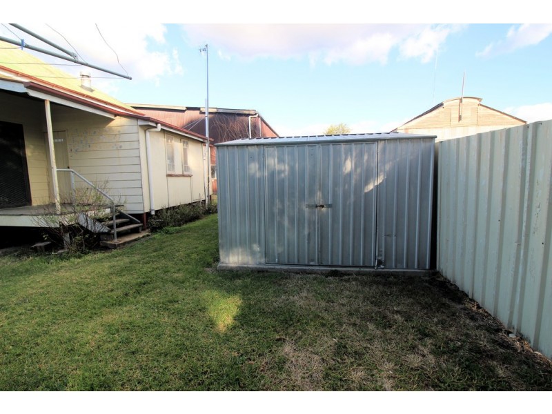 19 Esk Street, Crows Nest QLD 4355