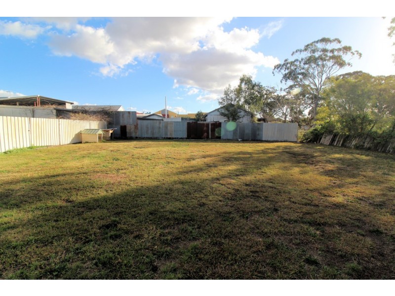 19 Esk Street, Crows Nest QLD 4355
