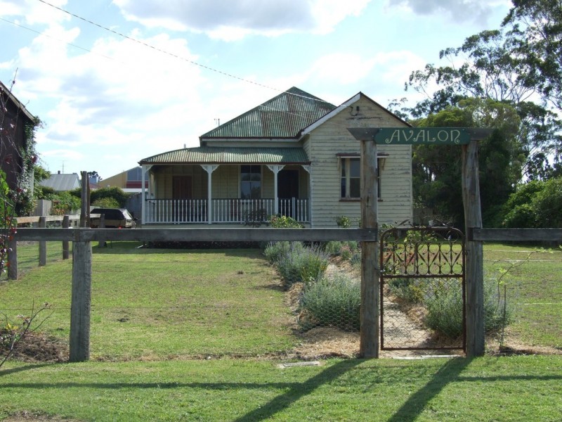 19 Esk Street, Crows Nest QLD 4355