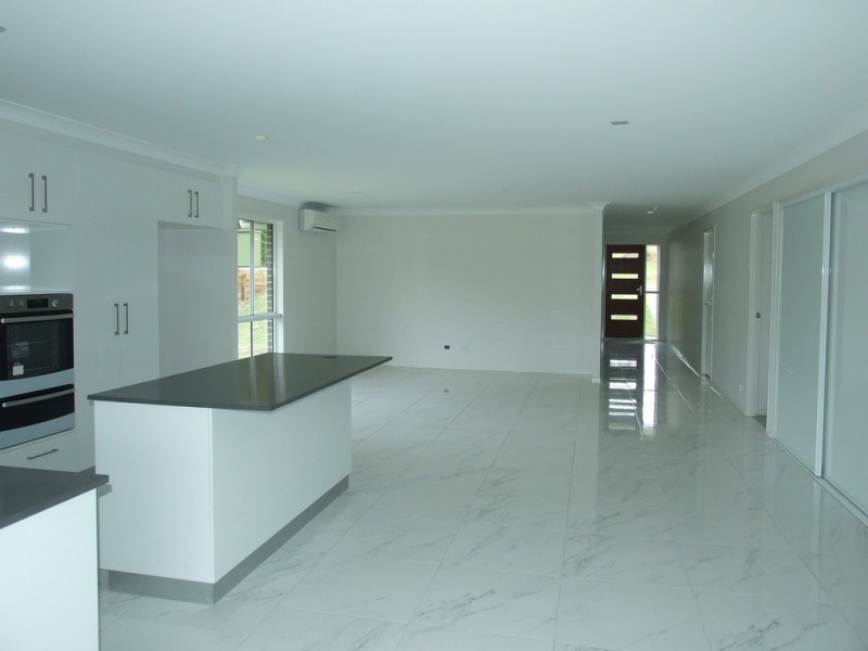 2 Cedarwood Drive, Crows Nest QLD 4355