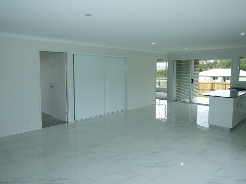 2 Cedarwood Drive, Crows Nest QLD 4355