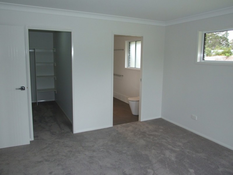 2 Cedarwood Drive, Crows Nest QLD 4355