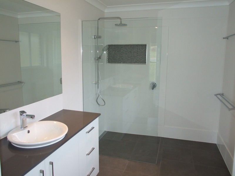 2 Cedarwood Drive, Crows Nest QLD 4355