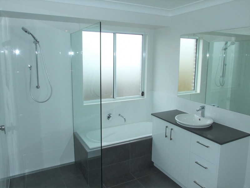 2 Cedarwood Drive, Crows Nest QLD 4355