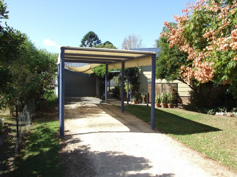 4 Dale Street, Crows Nest QLD 4355