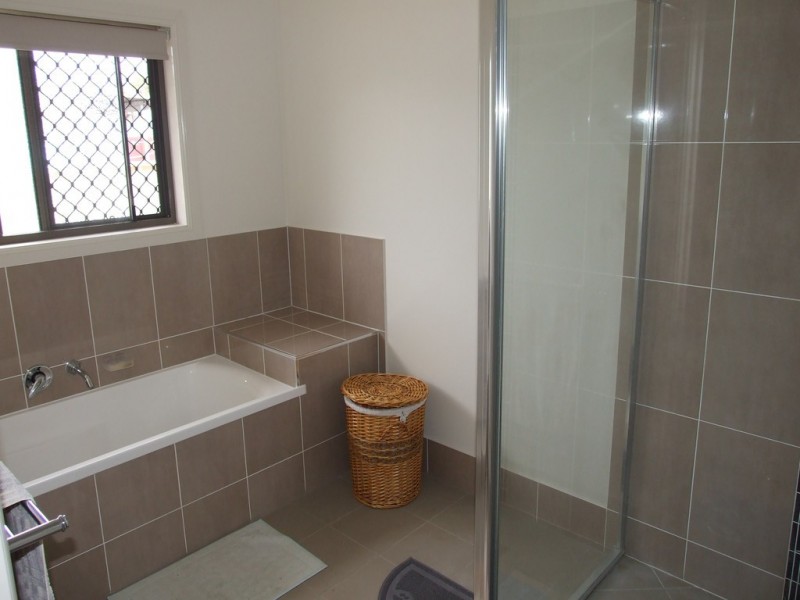1/24 Creek Street, Crows Nest QLD 4355