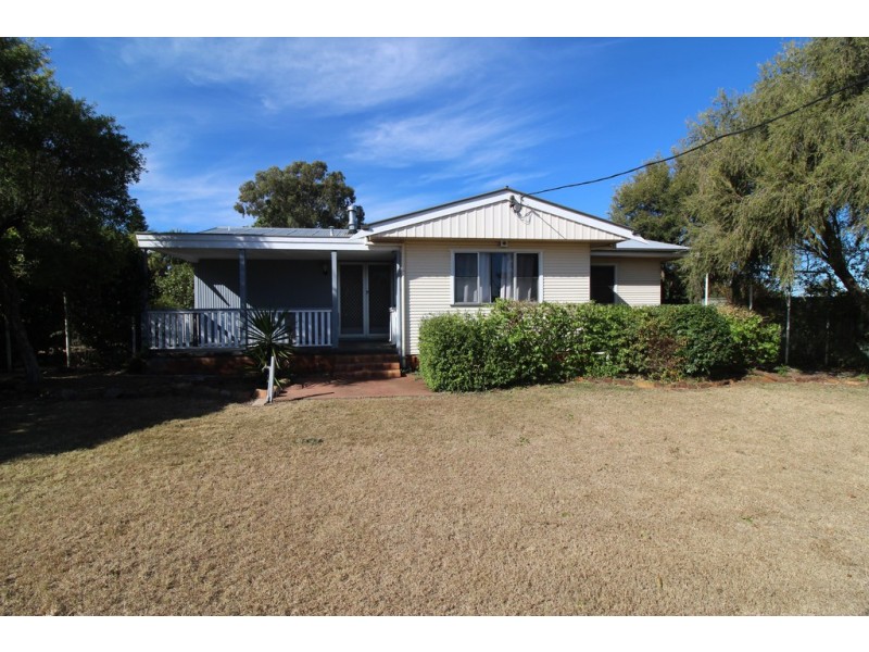 36 Mocatta Street, Goombungee QLD 4354