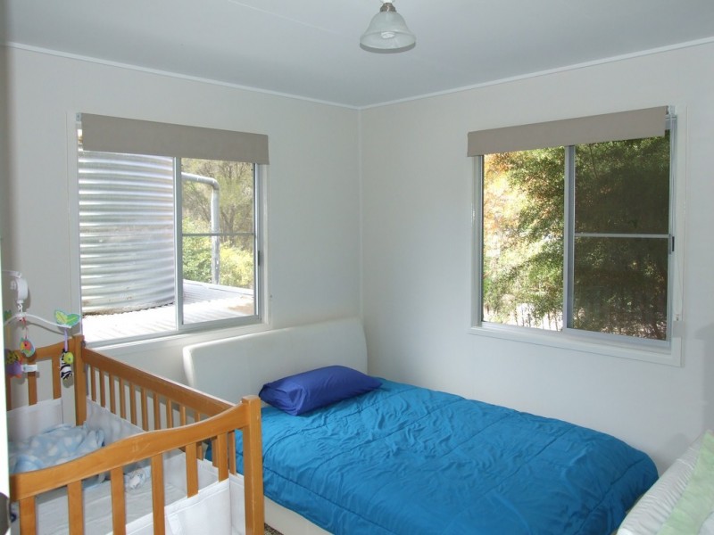 18 Andrews Road, Crows Nest QLD 4355