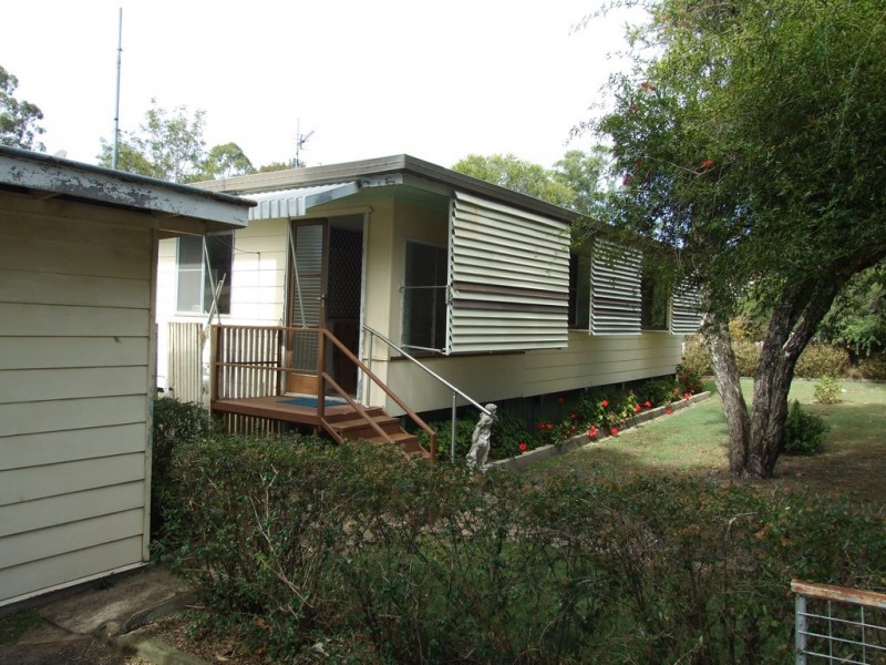 18 Andrews Road, Crows Nest QLD 4355
