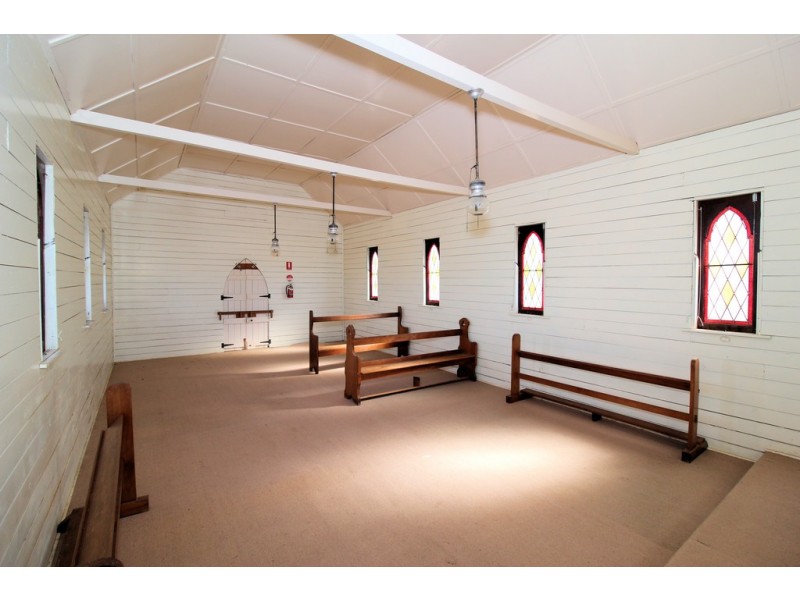 9 Pioneer Road, Geham QLD 4352