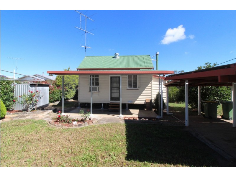 6 Park Road, Crows Nest QLD 4355