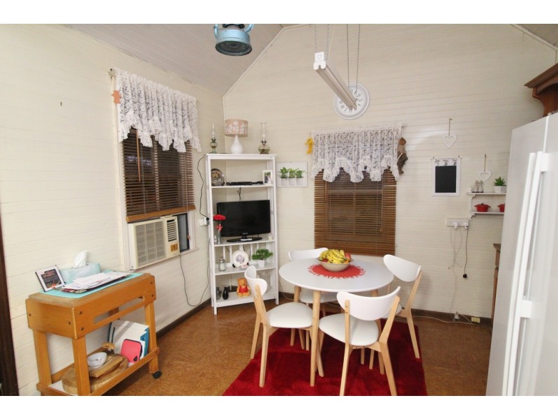 6 Park Road, Crows Nest QLD 4355