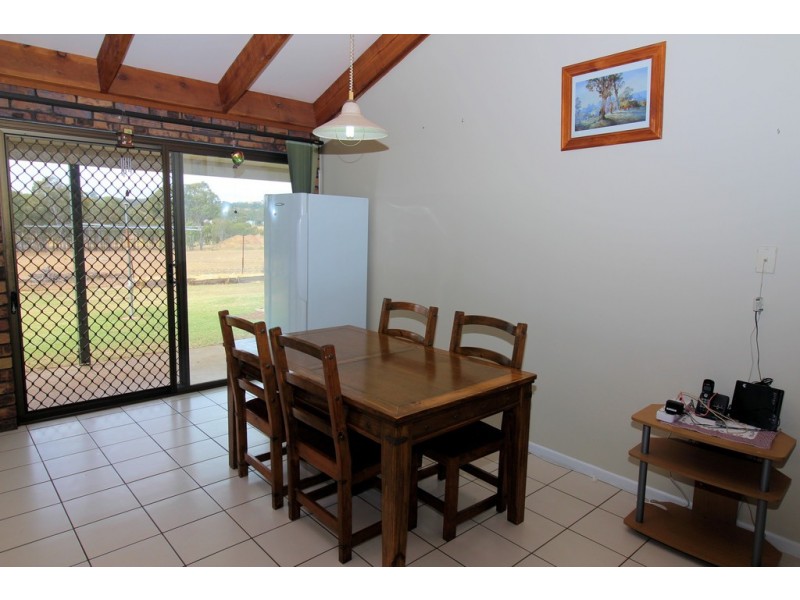 25 Railway Terrace, Crows Nest QLD 4355