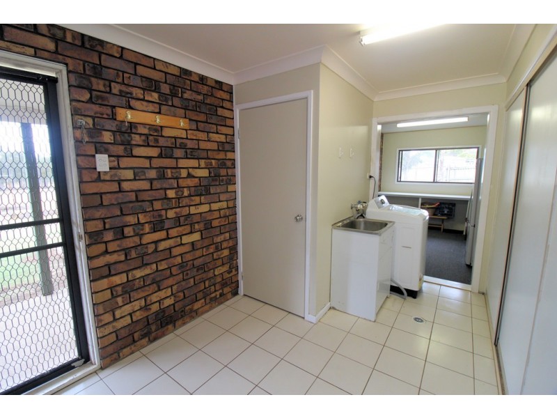 25 Railway Terrace, Crows Nest QLD 4355