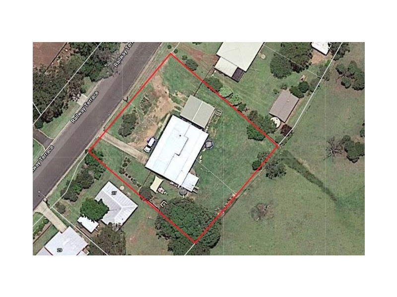 25 Railway Terrace, Crows Nest QLD 4355