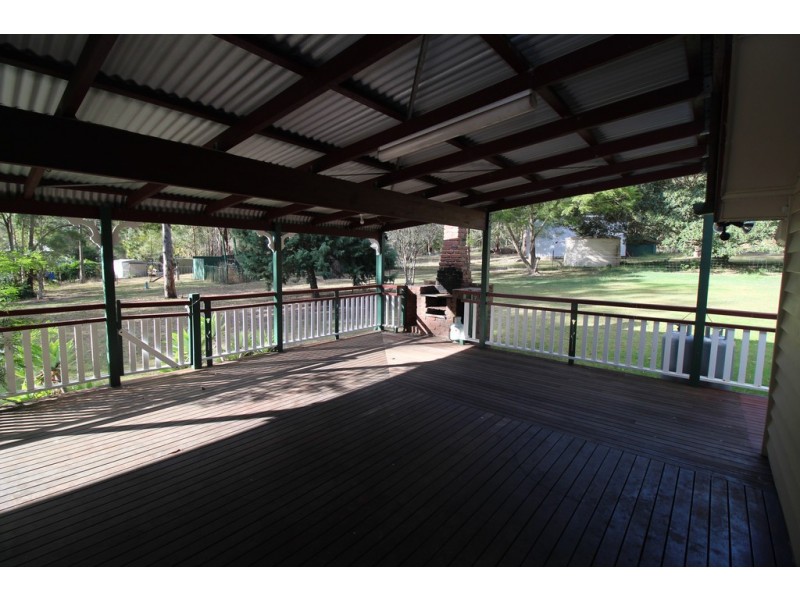 26 Pinnell Road, Crows Nest QLD 4355