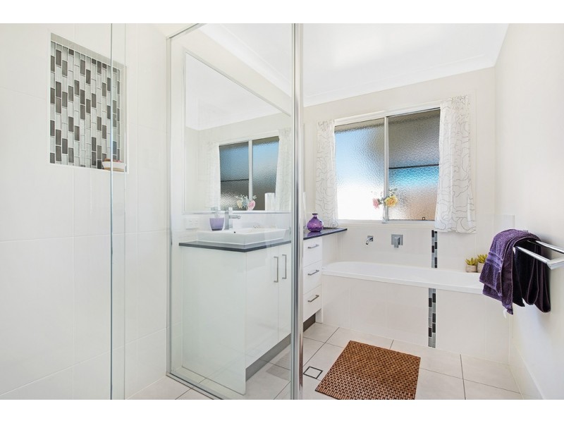 76 Naomi Drive, Crows Nest QLD 4355