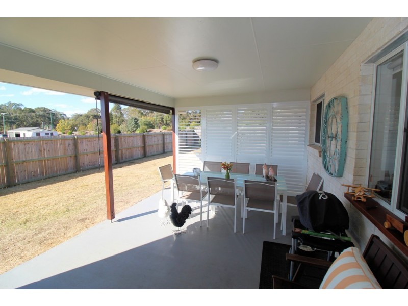 76 Naomi Drive, Crows Nest QLD 4355