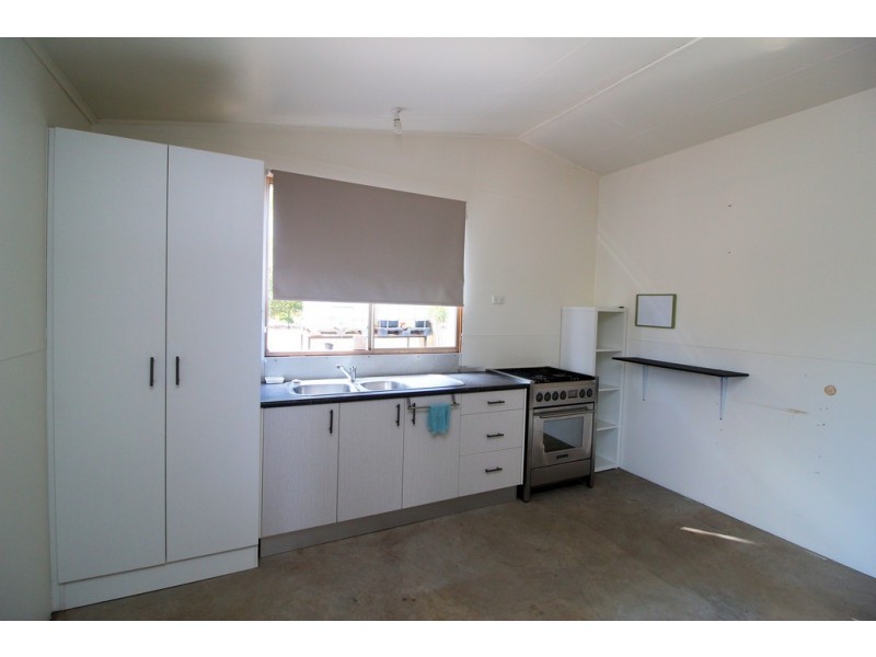 1 Edward Street, Crows Nest QLD 4355