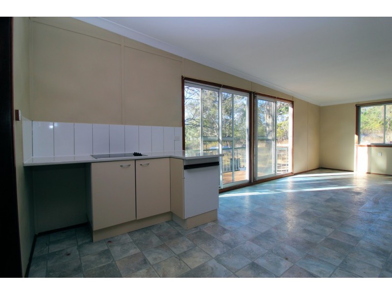 11 Marion Street, Pechey QLD 4352