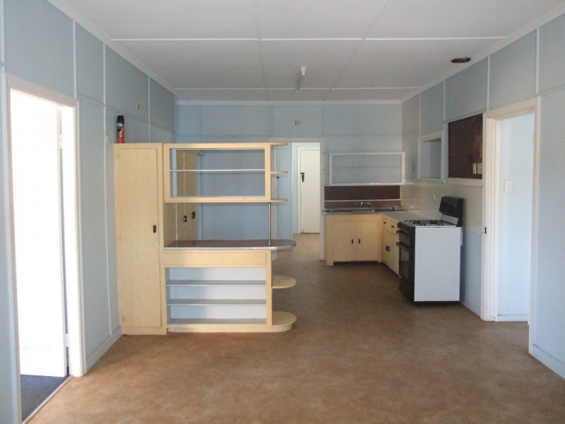 8 Charlotte Street, Crows Nest QLD 4355