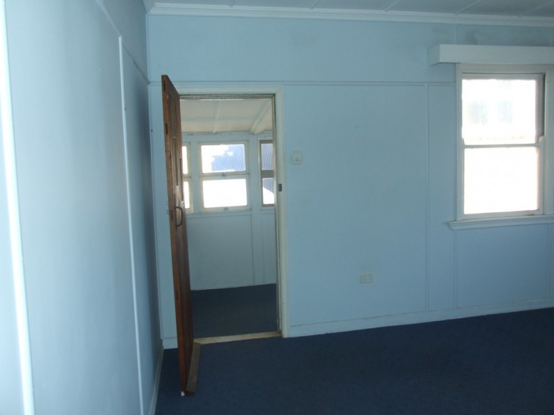 8 Charlotte Street, Crows Nest QLD 4355