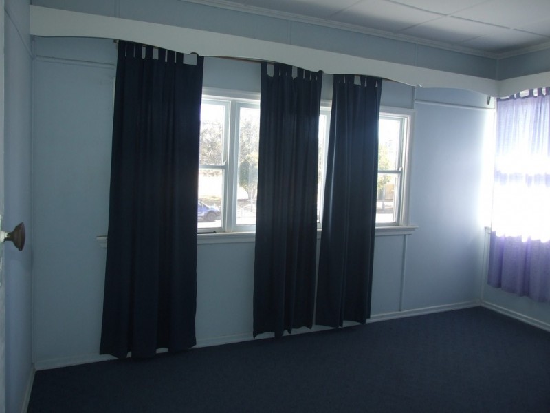 8 Charlotte Street, Crows Nest QLD 4355