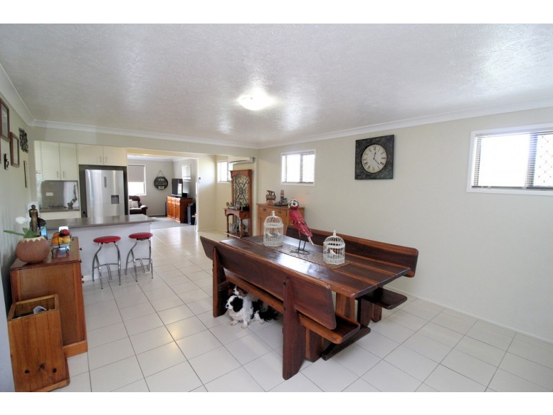 8 Peters Street, Goombungee QLD 4354