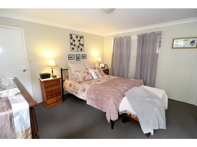 8 Peters Street, Goombungee QLD 4354