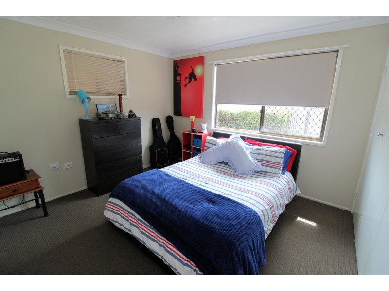 8 Peters Street, Goombungee QLD 4354