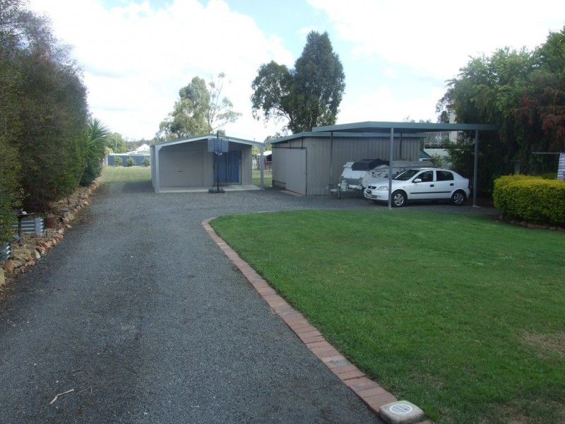 8 Peters Street, Goombungee QLD 4354