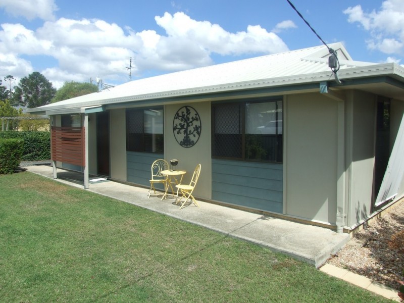 8 Peters Street, Goombungee QLD 4354