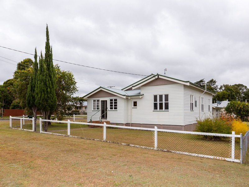 1 Park Road, Crows Nest QLD 4355